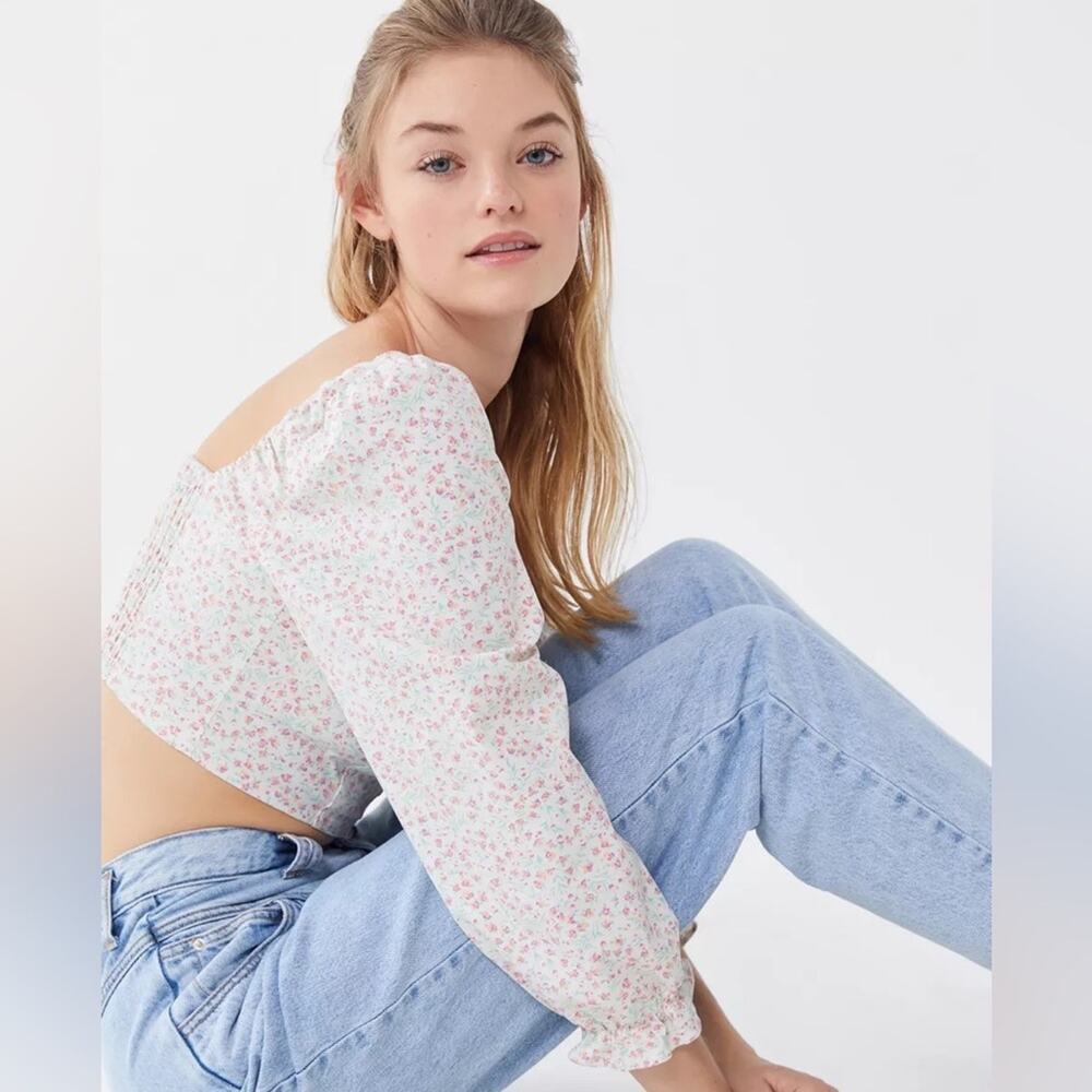 Urban Outfitters UO Love Struck Floral Hook Eye Cropped Top Cottagecore medium